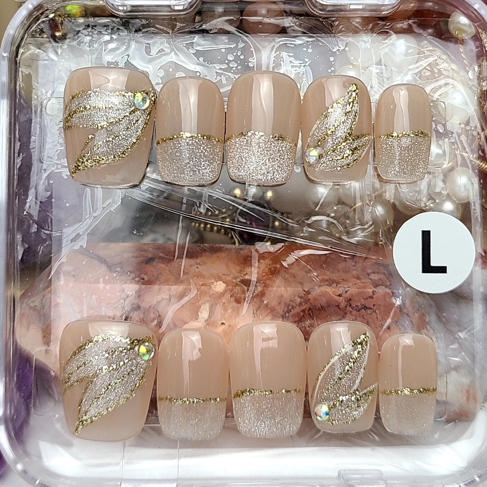 Classy & Neutral Press-On Nail Set